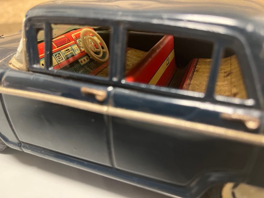 ブリキのセドリック