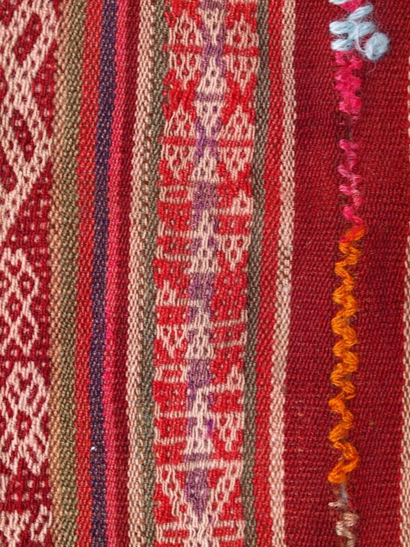 クスコ大聖堂前で入手、スーユなどインカ伝統モチーフ織り込みビンテージ・ショール