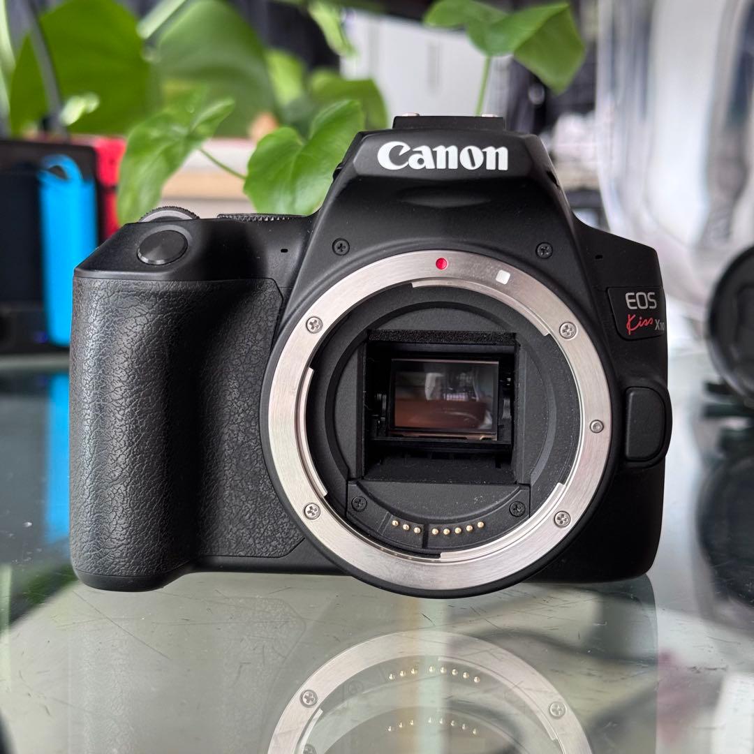 【格安・早い者勝ち】Canon EOS Kiss X10 デジタル一眼レフカメラ