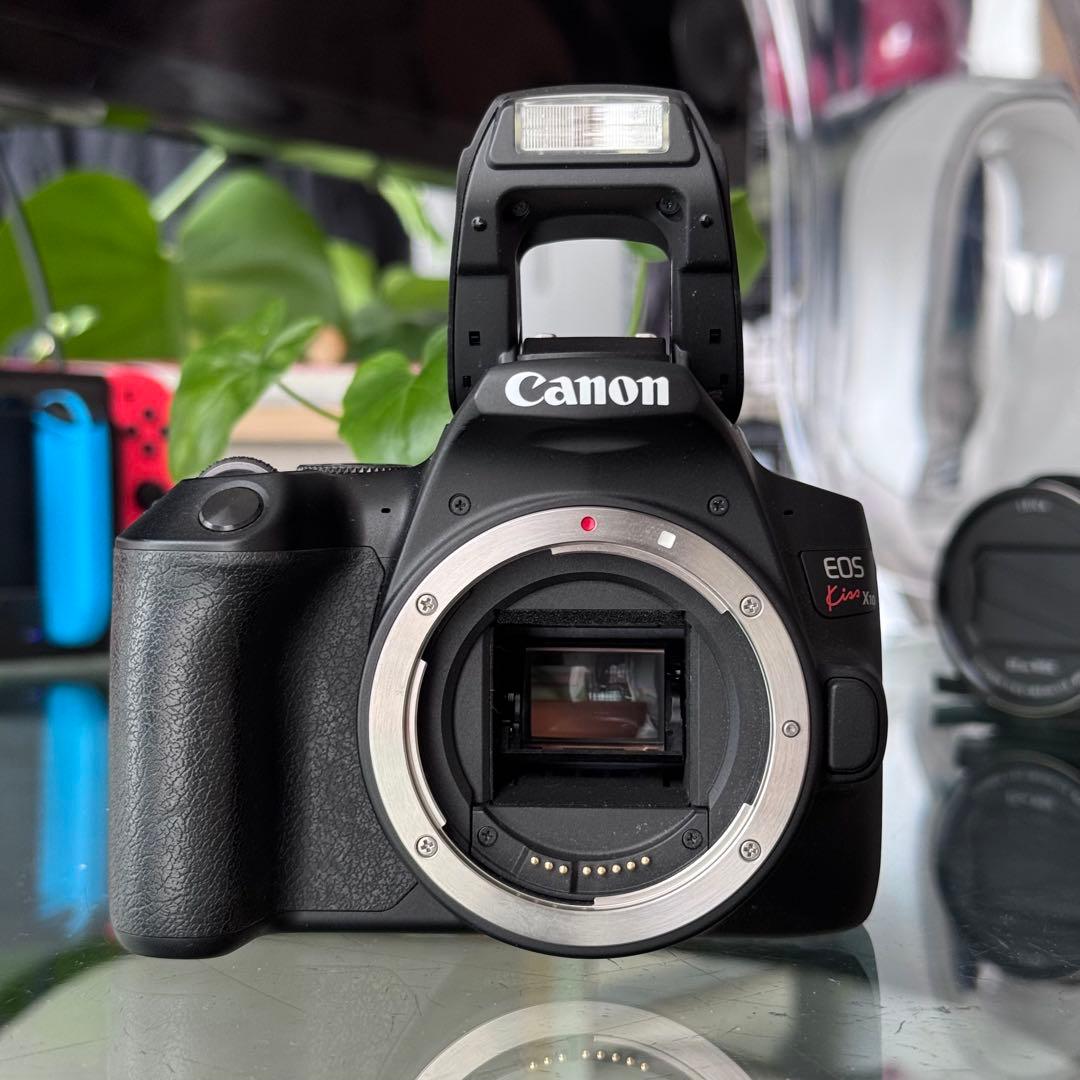 【格安・早い者勝ち】Canon EOS Kiss X10 デジタル一眼レフカメラ