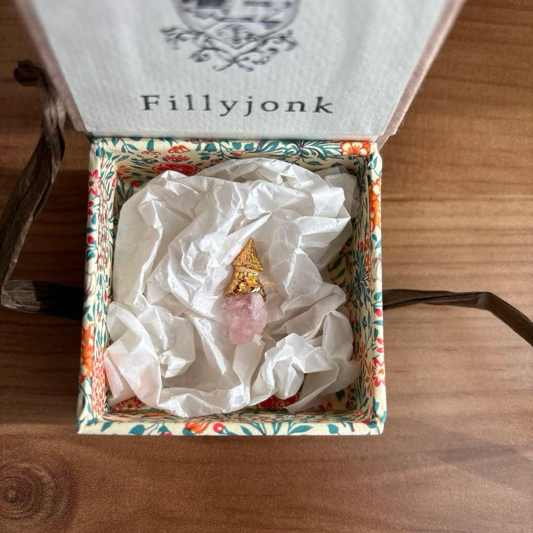 フィリフヨンカ 天然石おうちピアス