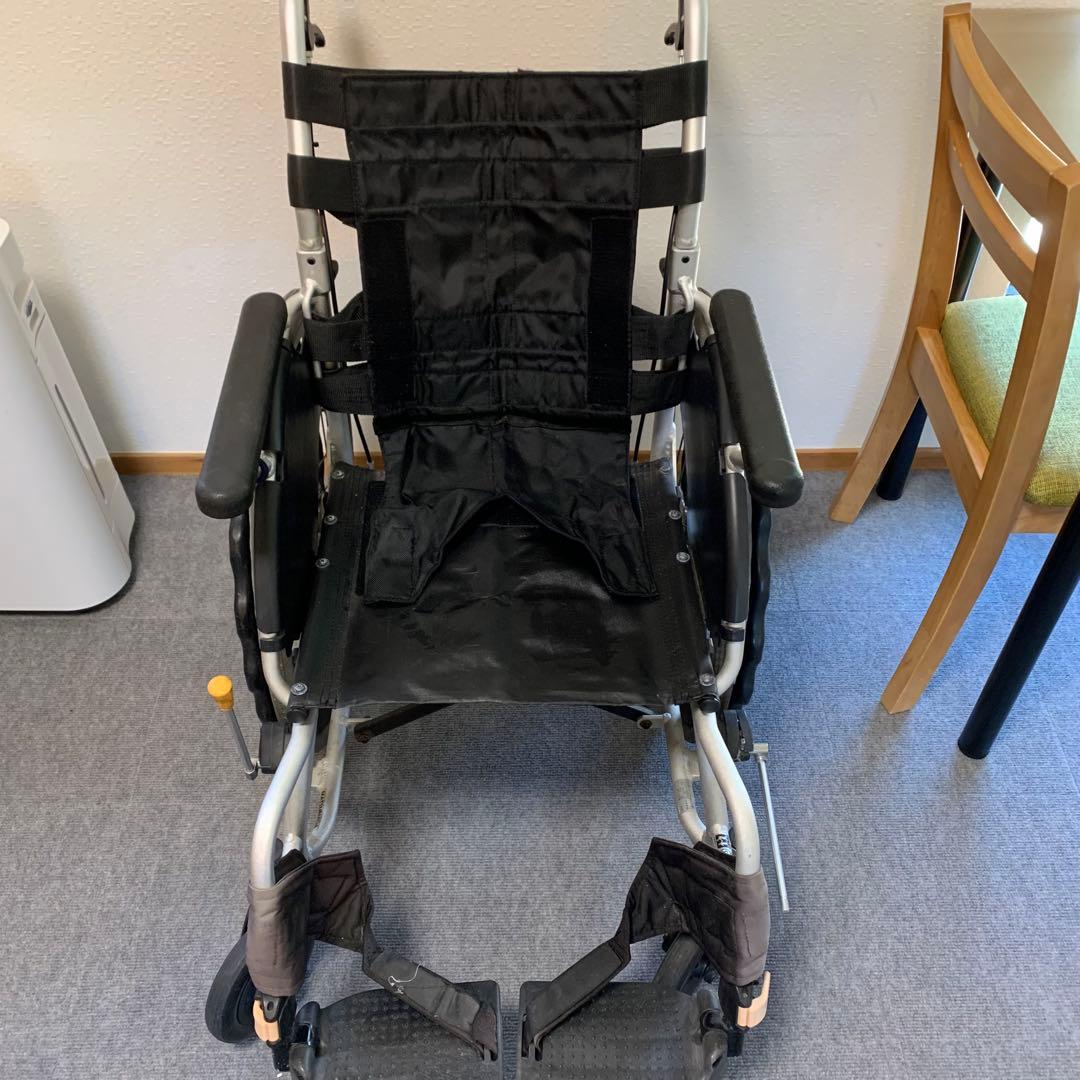 介助用車椅子　介護　黒