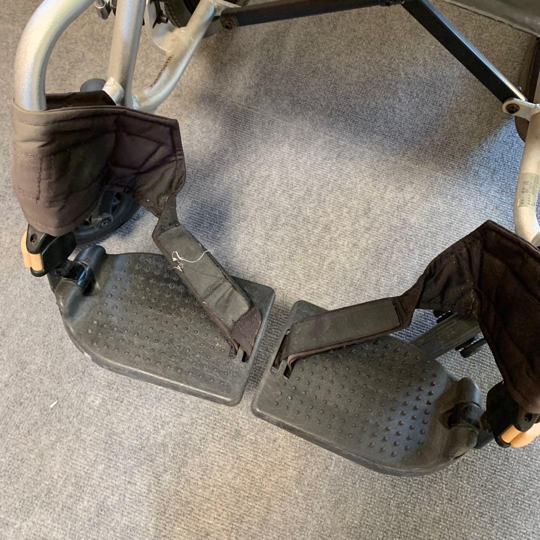 介助用車椅子　介護　黒