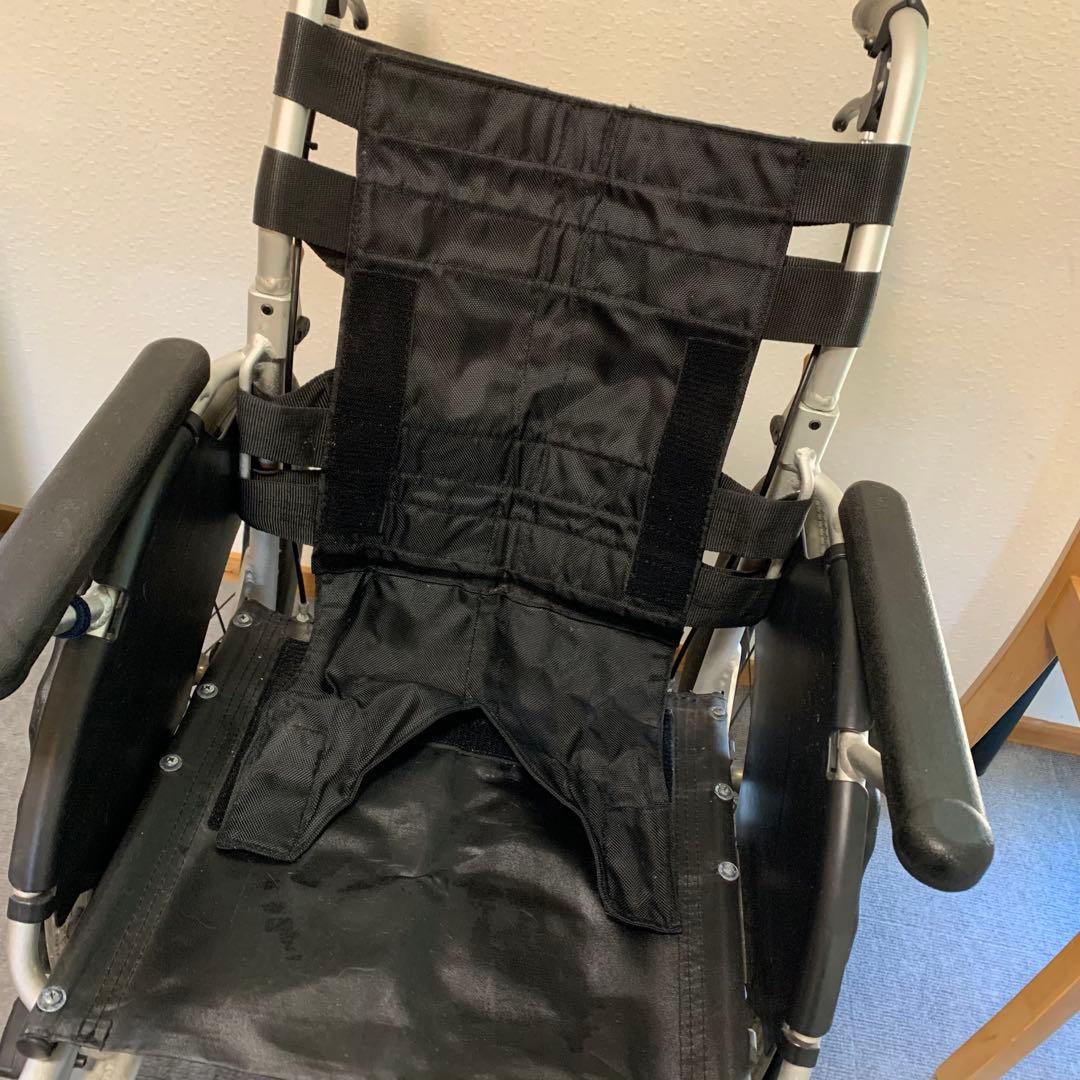 介助用車椅子　介護　黒