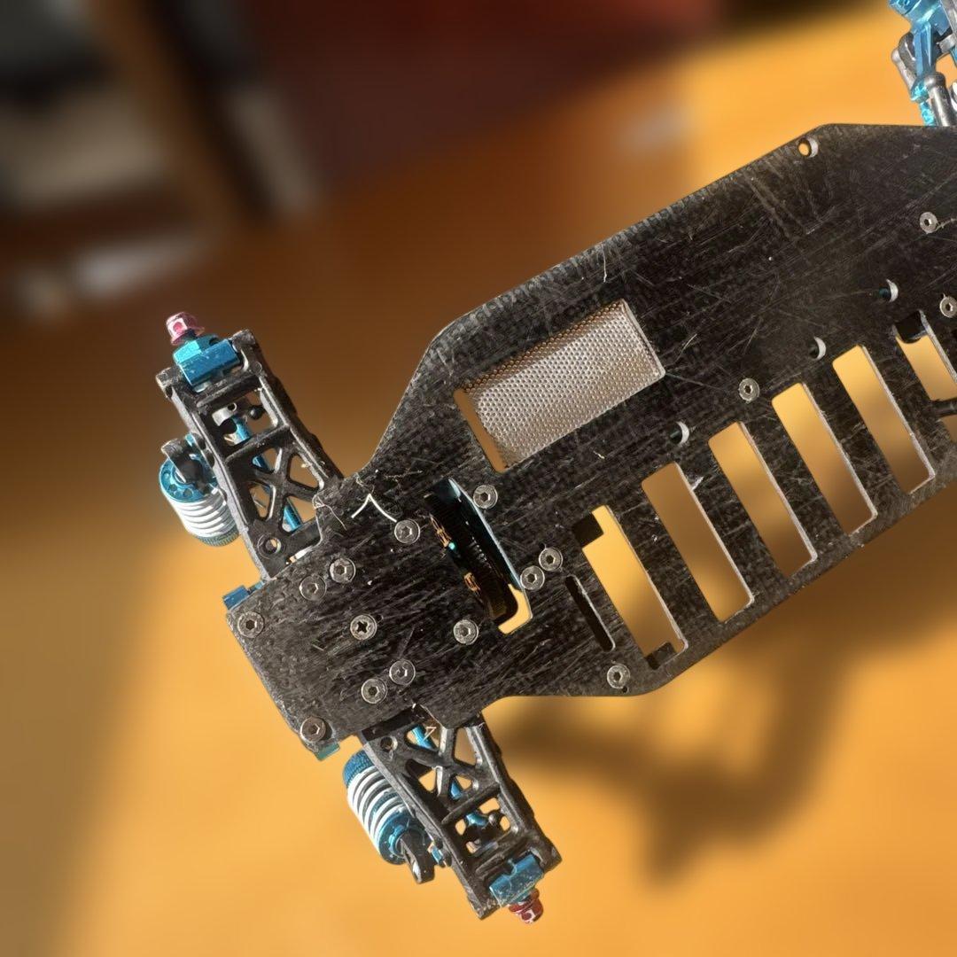 ミニ四駆シャーシ 青 カーボンファイバー