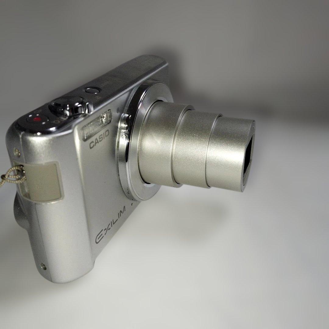 CASIO EXILIM EX-ZS240デジタルカメラ