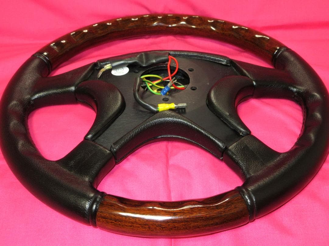 6366 正規品！MOMO OLYMPIC 3 モモオリンピックⅢ 36Φ