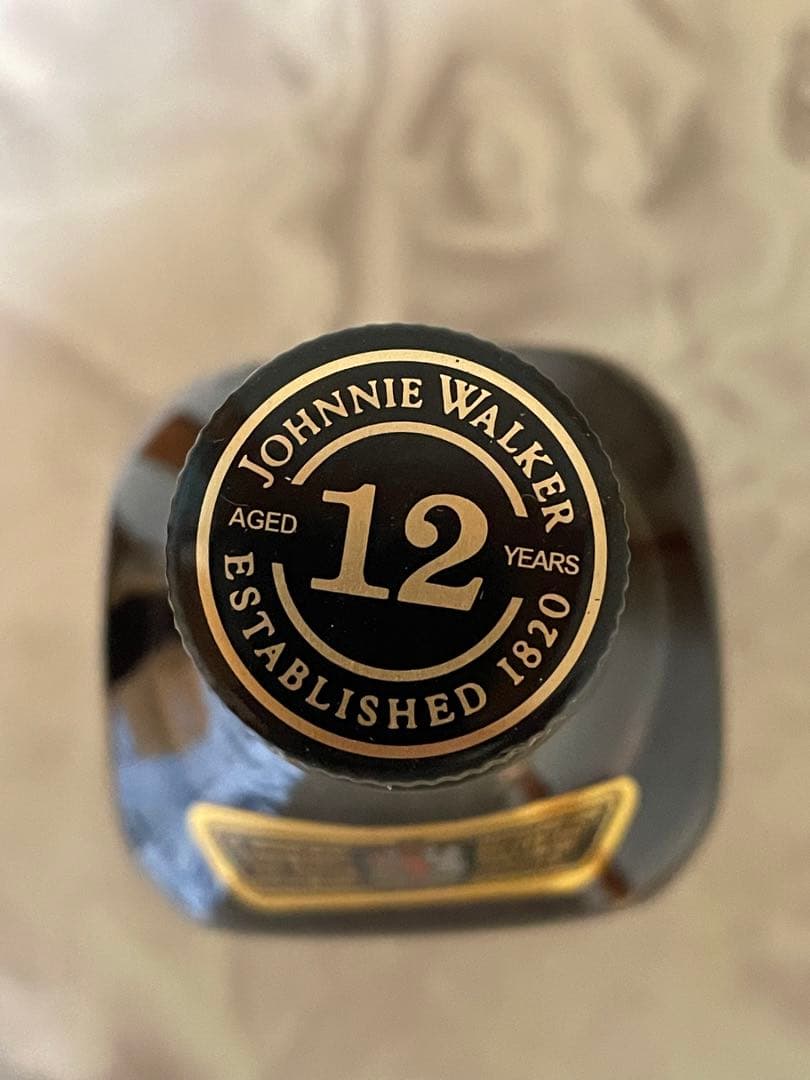 【未開栓】ジョニーウォーカーブラックラベル12年 700ml 箱入り　4本セット