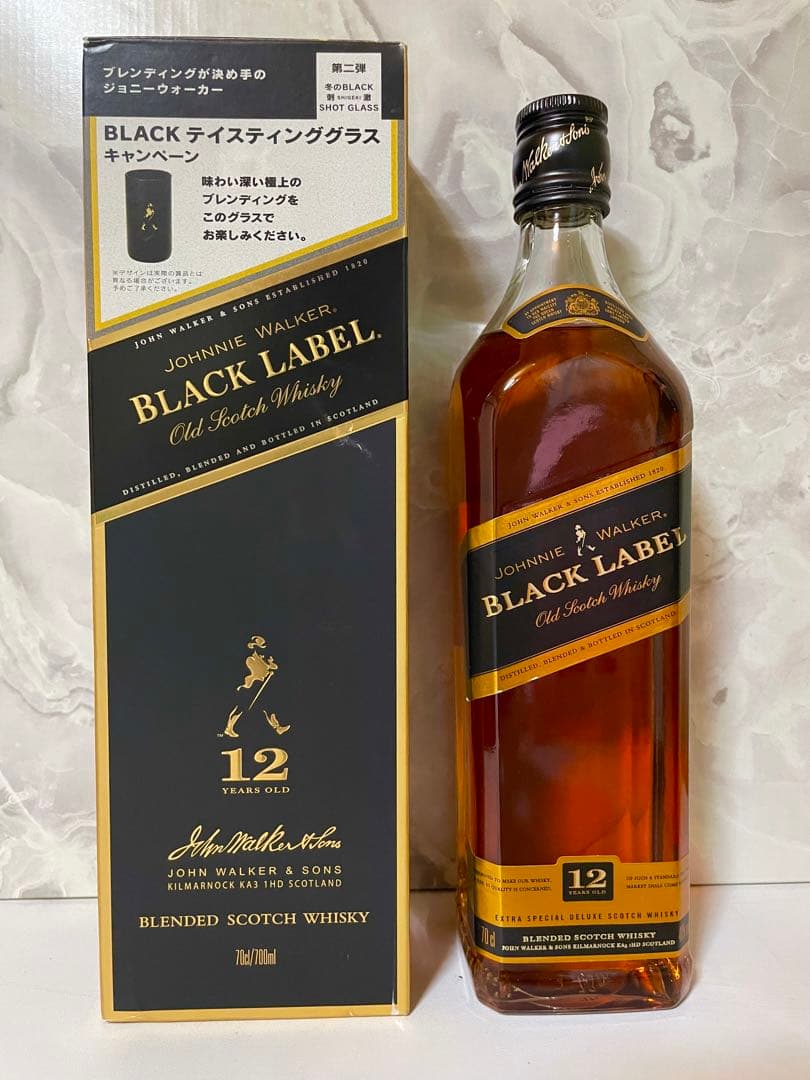 【未開栓】ジョニーウォーカーブラックラベル12年 700ml 箱入り　4本セット