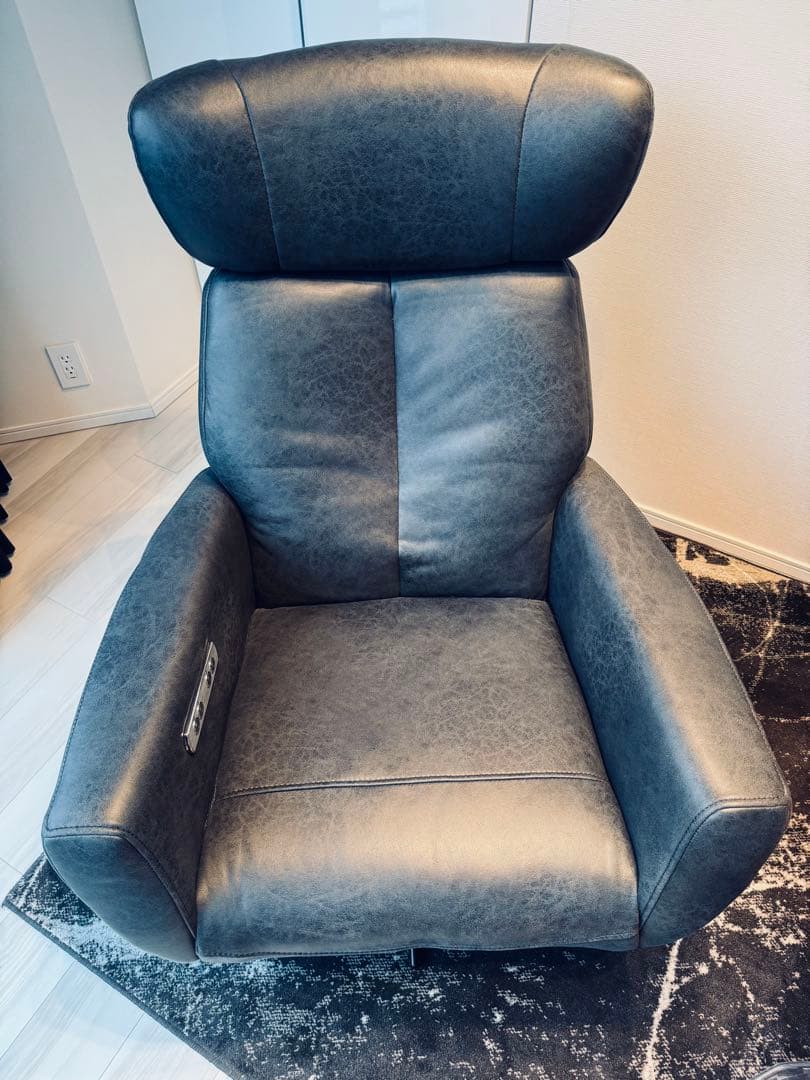 【新品未使用】【レザーテック　革】【電動リクライニングチェア】【人気カラー】