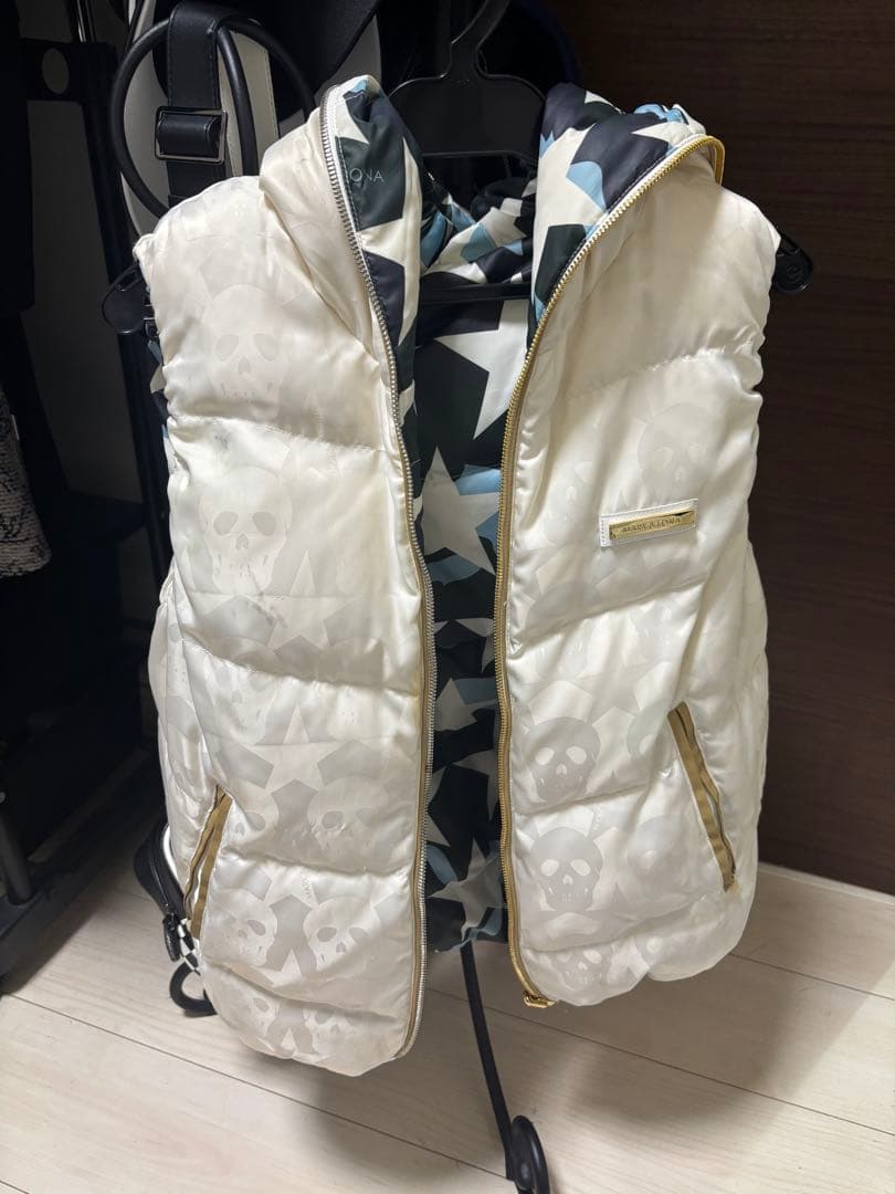 MARK & LONA スカルパターン ダウンベスト