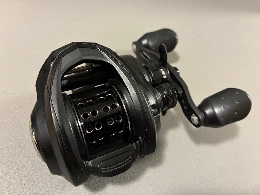 アブガルシア ロキサーニBF8-R 右巻き