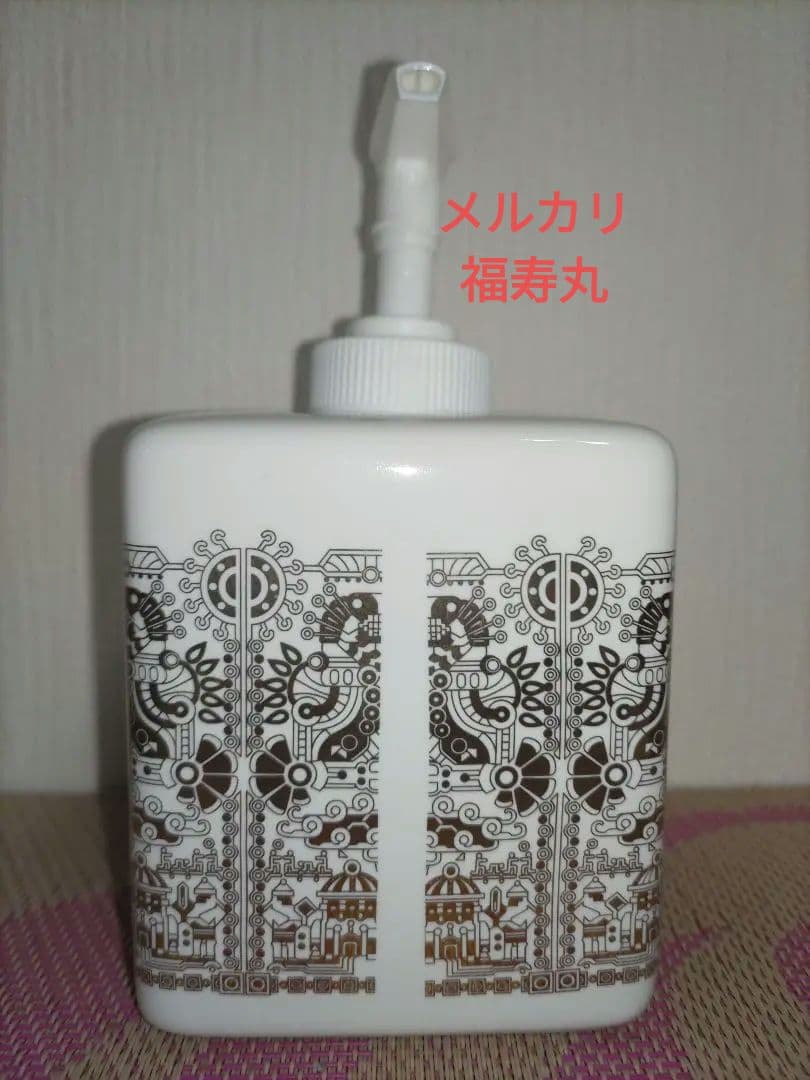 希少　テイルズ　オブ　ゼスティリア　ソープディスペンサー　缶バッジ付き　磁器