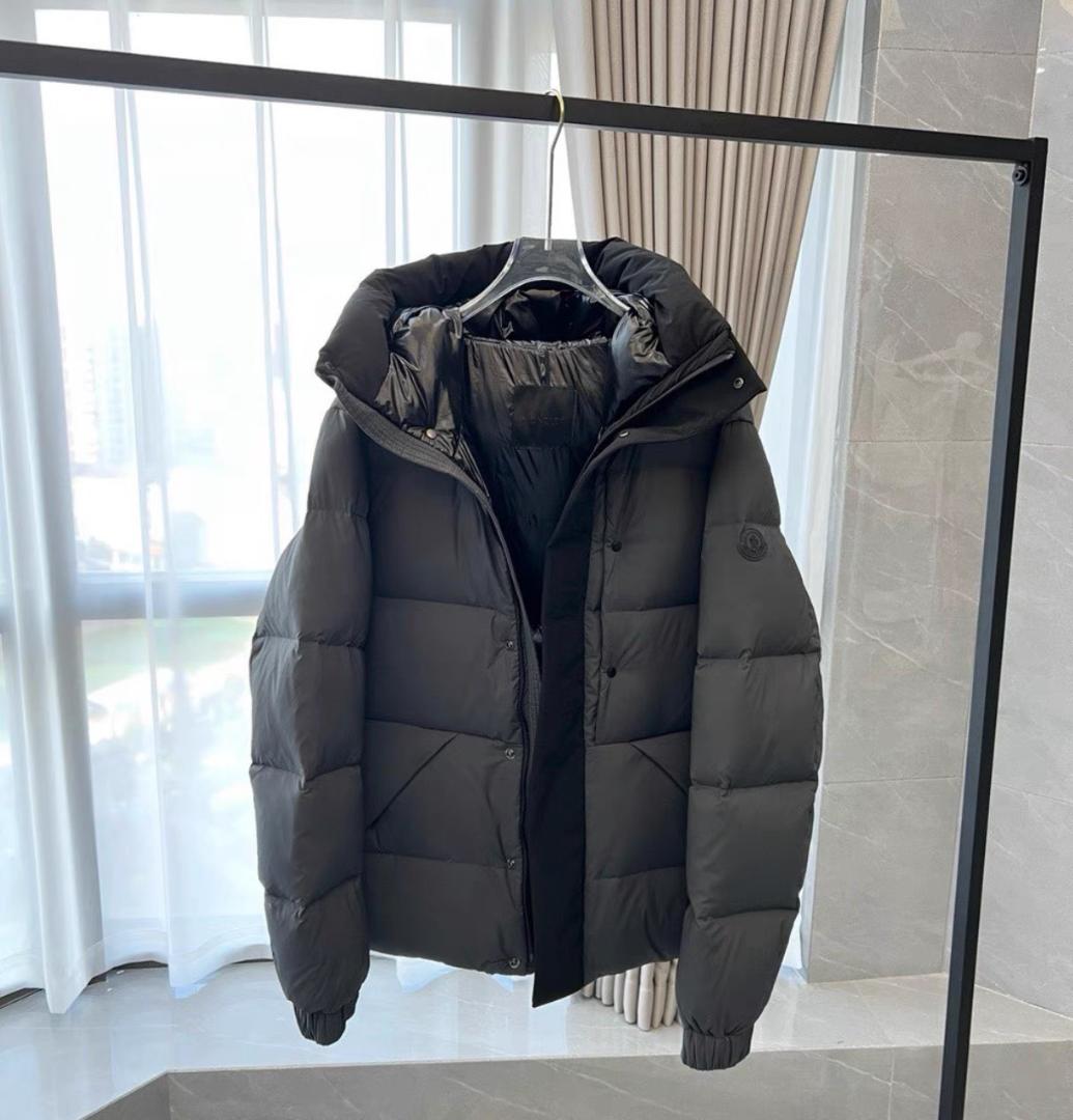 ダークグレー フード付きダウンジャケット+++