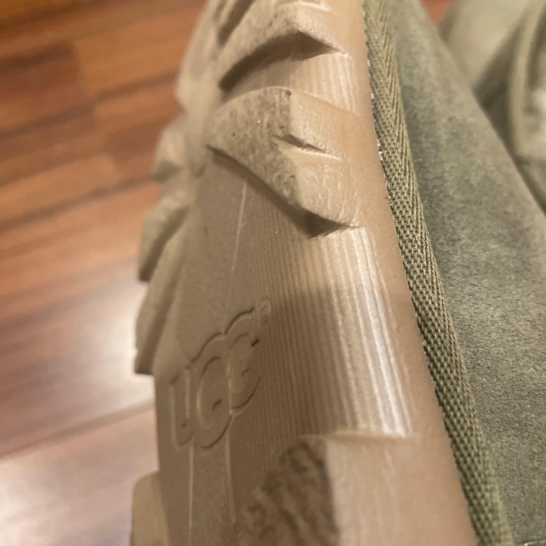 新品未使用　UGG カーキ　箱無し　ショートブーツ
