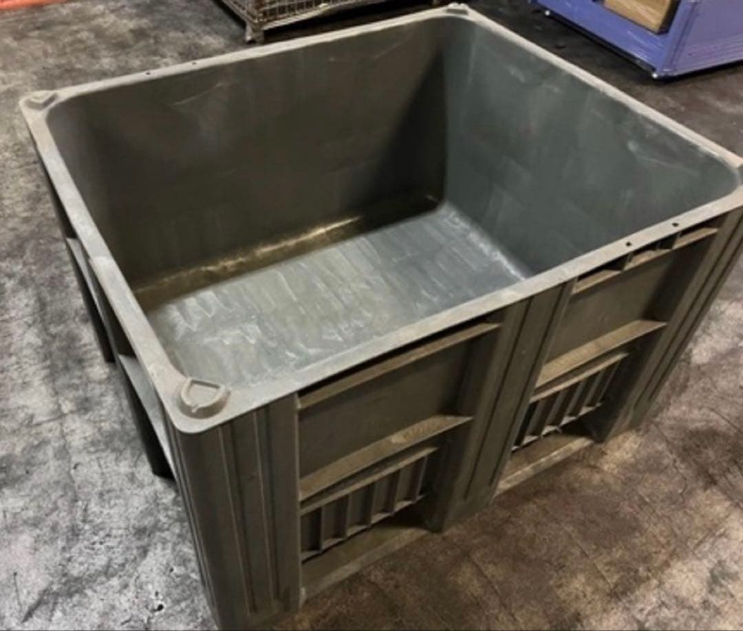 大型 プラスチック樹脂水槽 600ℓ