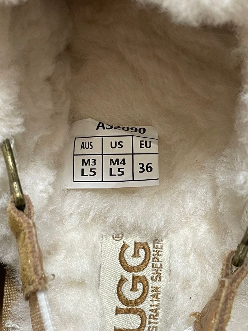 UGG AUSTRALIAN SHEPHERD ベージュ ムートンブーツ