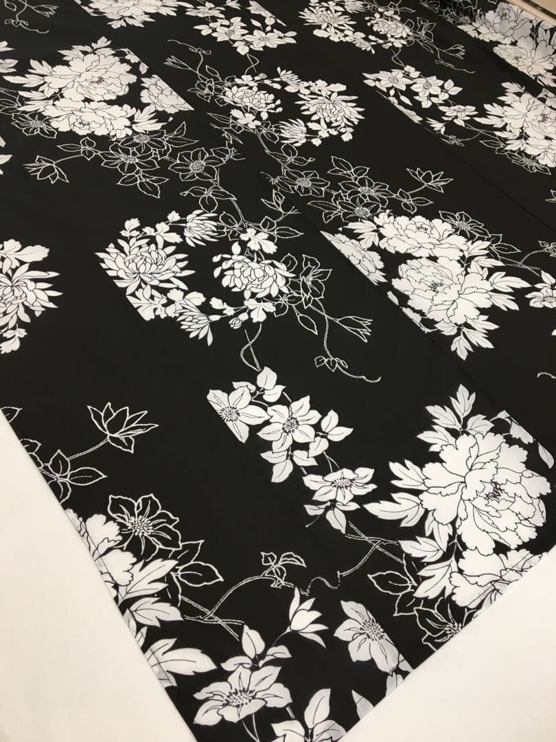 小粋【浴衣2点セット】新品❗️牡丹・菊　黒色