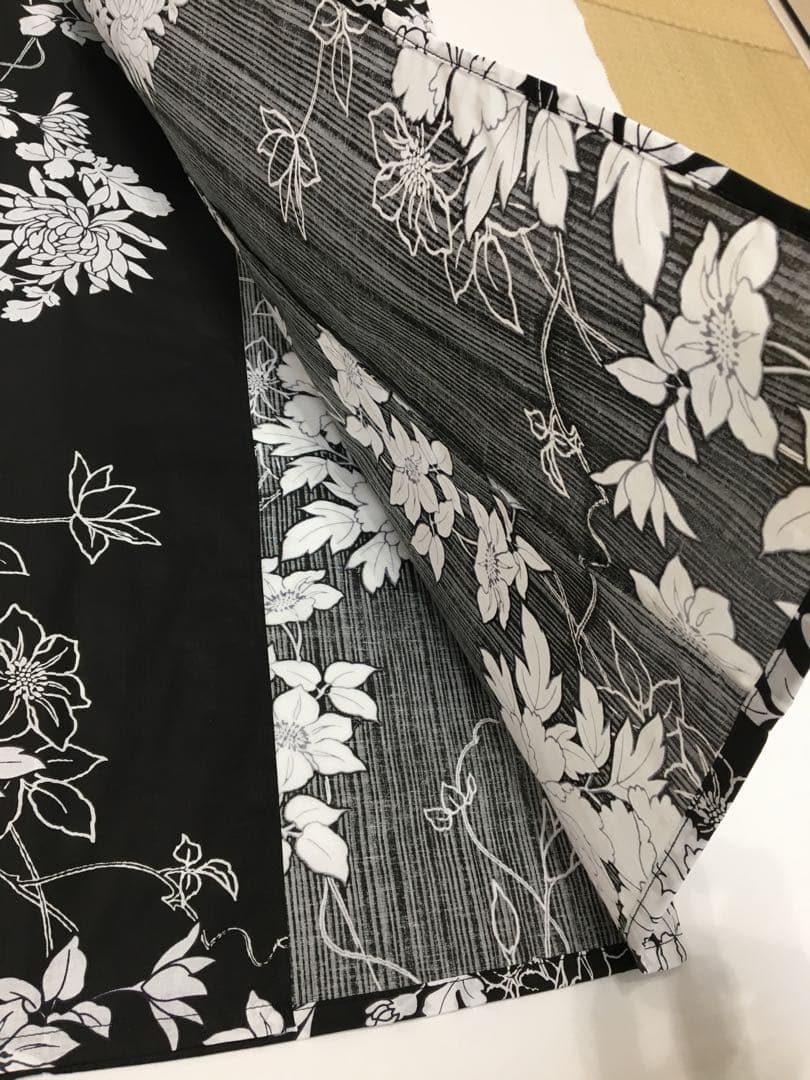 小粋【浴衣2点セット】新品❗️牡丹・菊　黒色