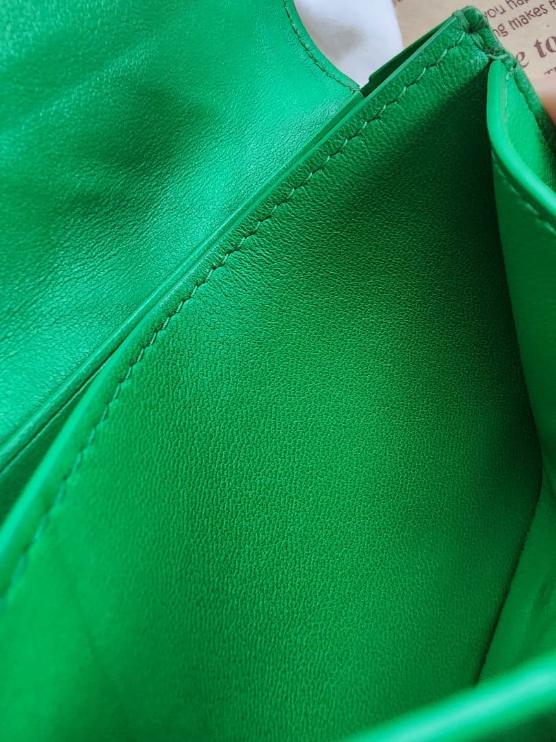 とても綺麗　現行品　ボッテガヴェネタ　編み込み　名刺入れ　カードケース 緑