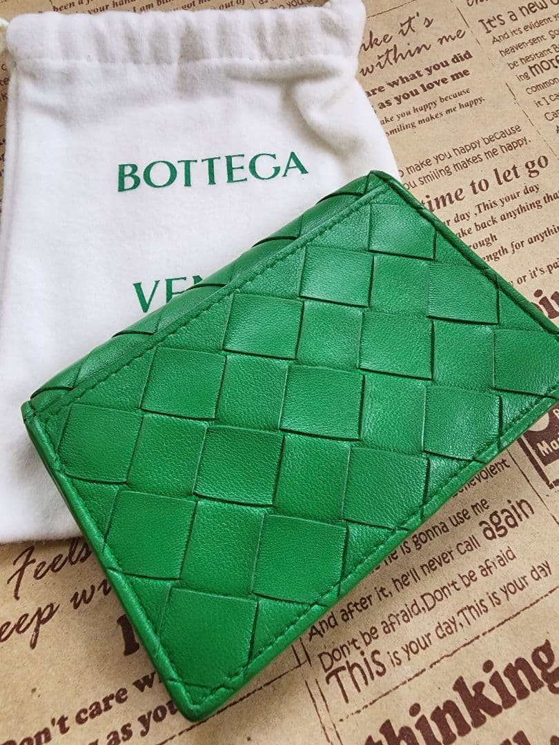 とても綺麗　現行品　ボッテガヴェネタ　編み込み　名刺入れ　カードケース 緑