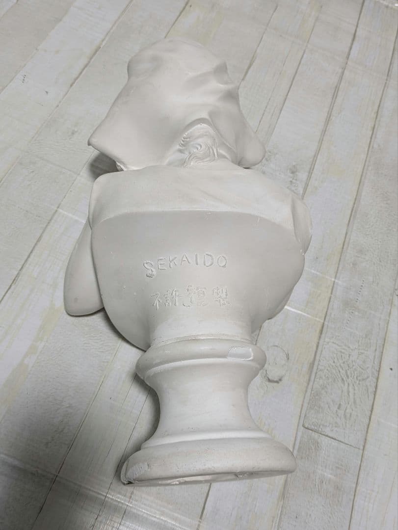 石膏オブジェ女性　湯浴みするヴィーナス像　微笑む少女の胸像