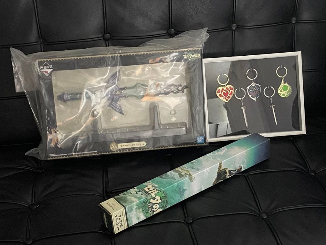 ゼルダティアーズオブザキングダム　一番くじマスターソードメタルチャームおまけタペ