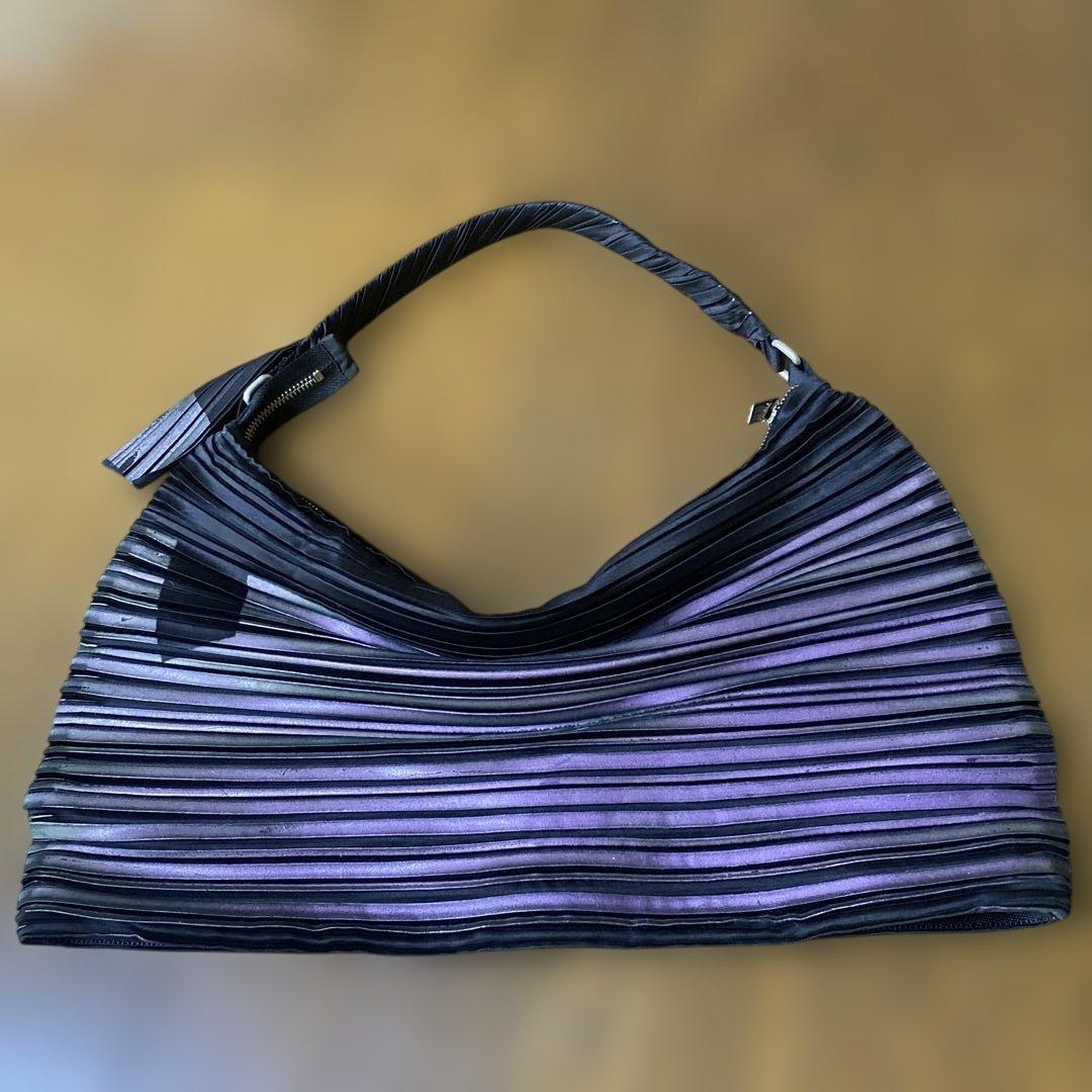 イッセイミヤケプリーツプリーズ　箔ショルダープリーツバック