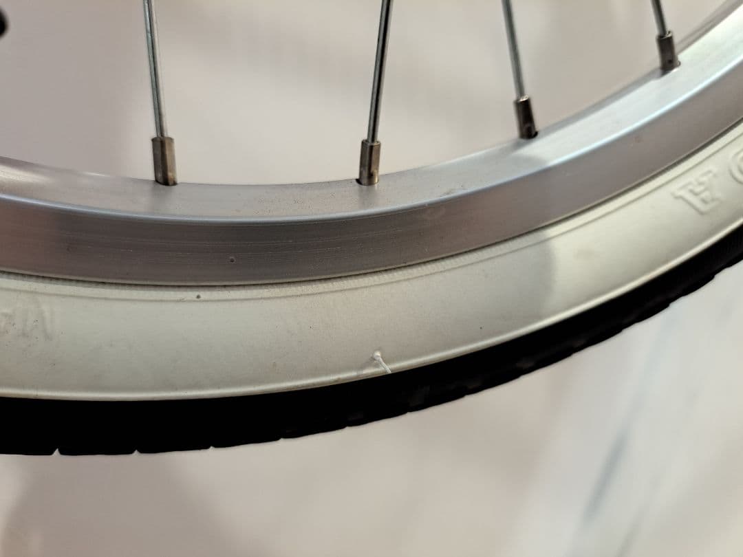 アサヒ子供用自転車 　赤　補助輪.補助バー.バスケット付き　18インチ