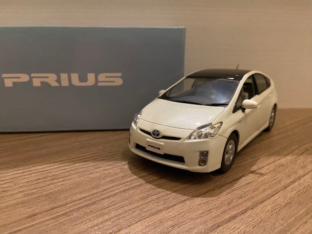 1/30 トヨタ　プリウス　カラーサンプル　非売品　ミニカー　ホワイトパール