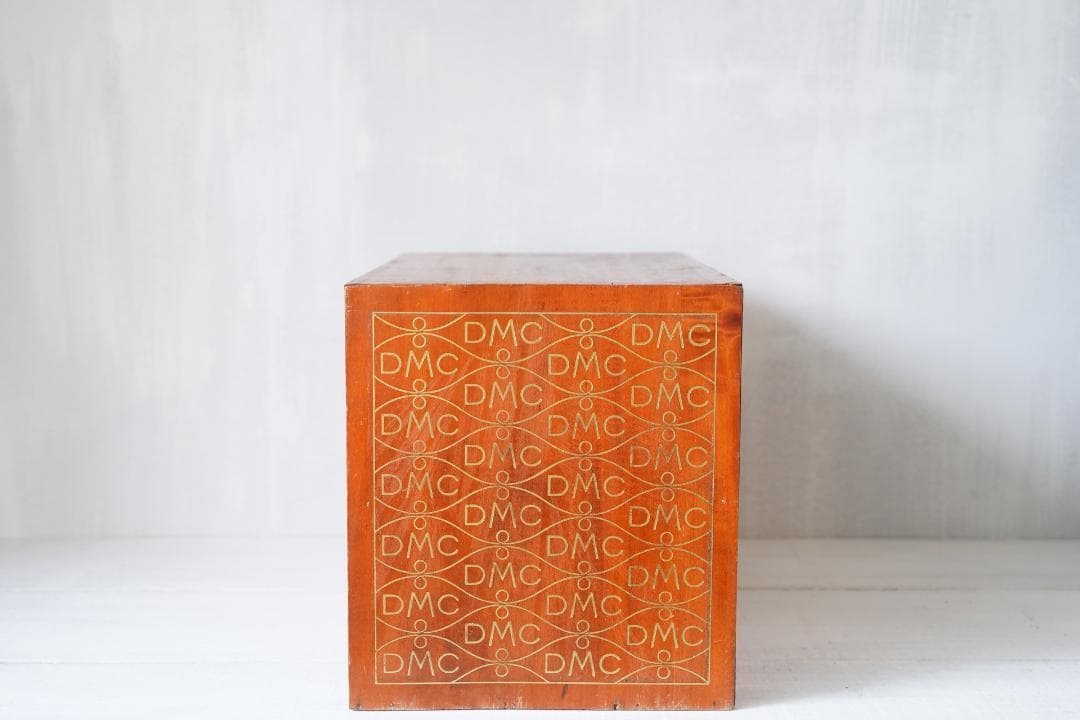 古い糸メーカーの引き出し フランス・DMC スプールキャビネット ウッドラック