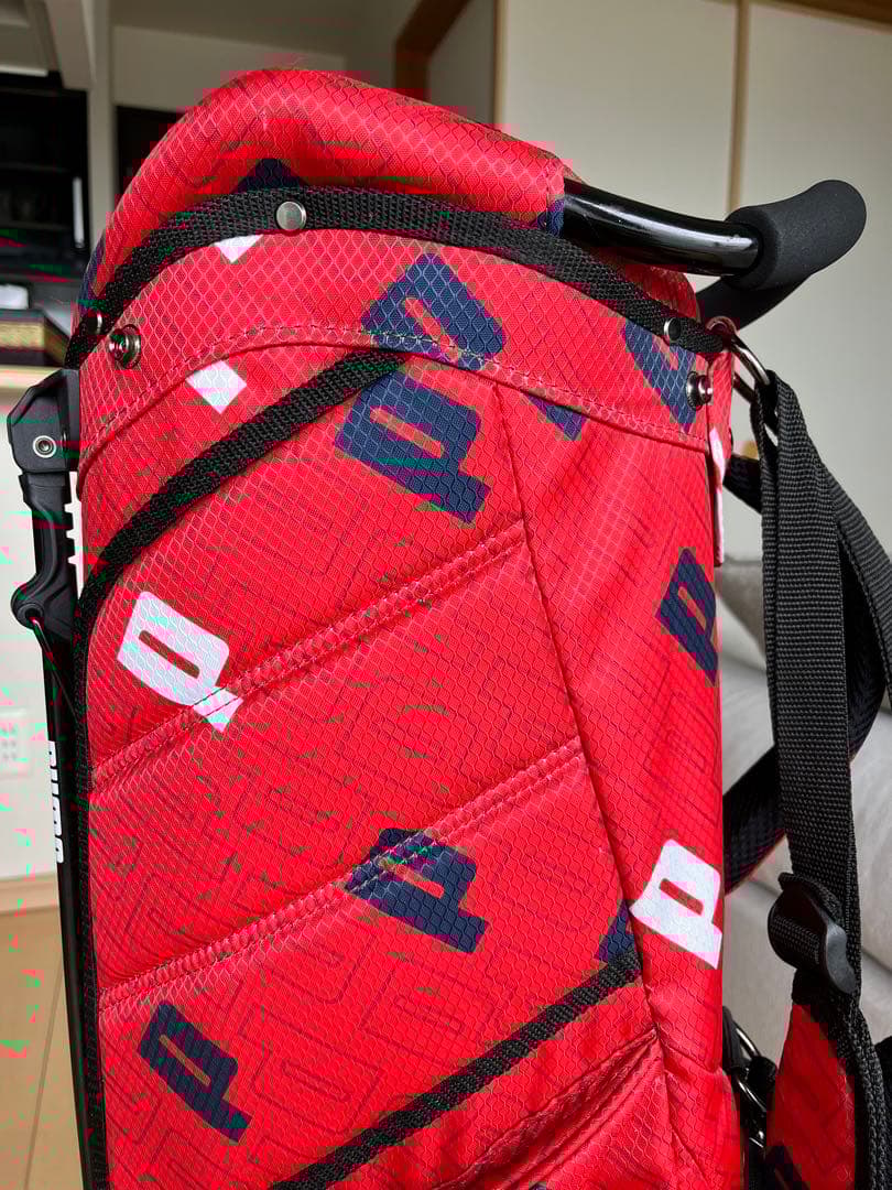 美品PUMAプーマ　スタンド式キャディバッグ 軽量2.8kg Pグラフィック