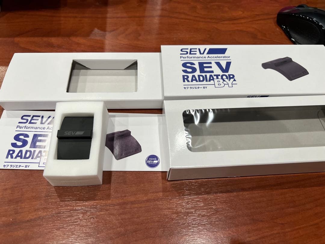ラスト一個です　SEV ラジエターBY