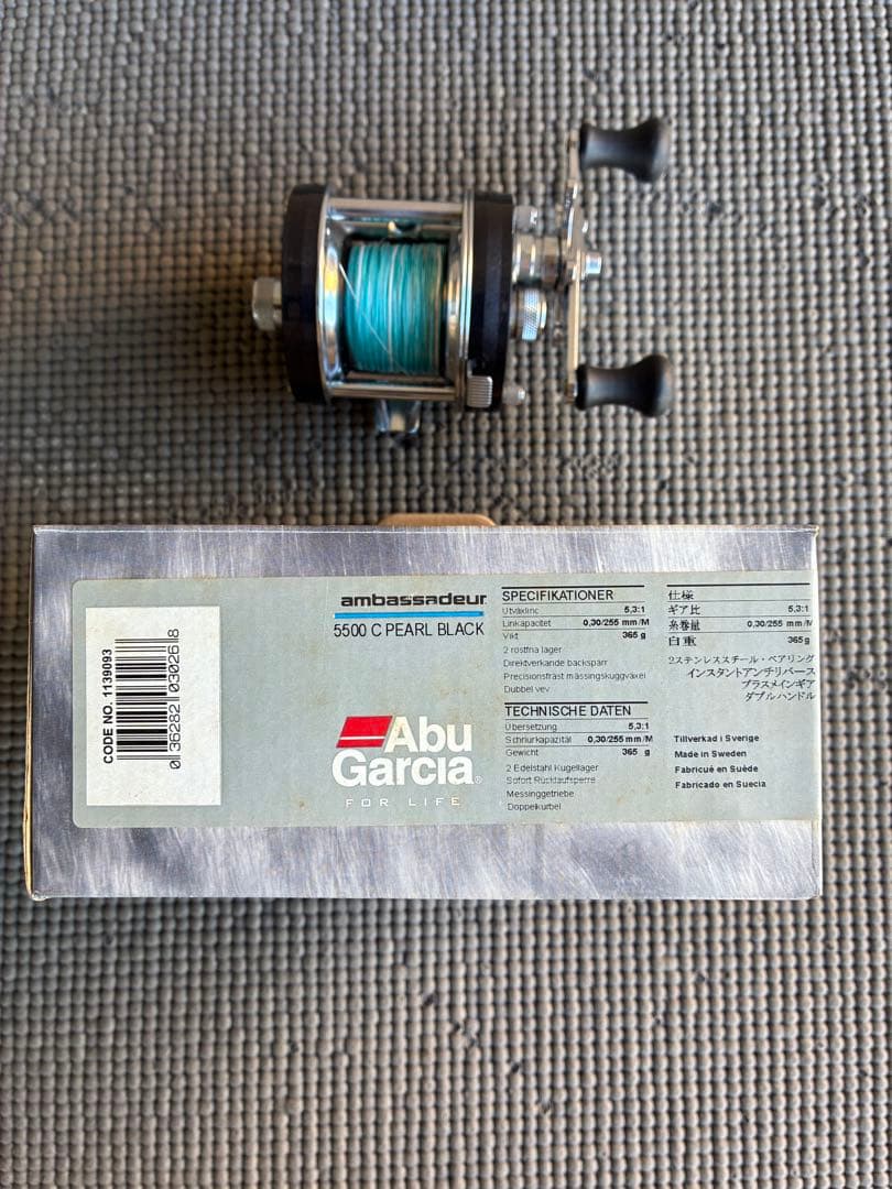 Abu Garcia 5500C PEARL BLACK ベイトリール