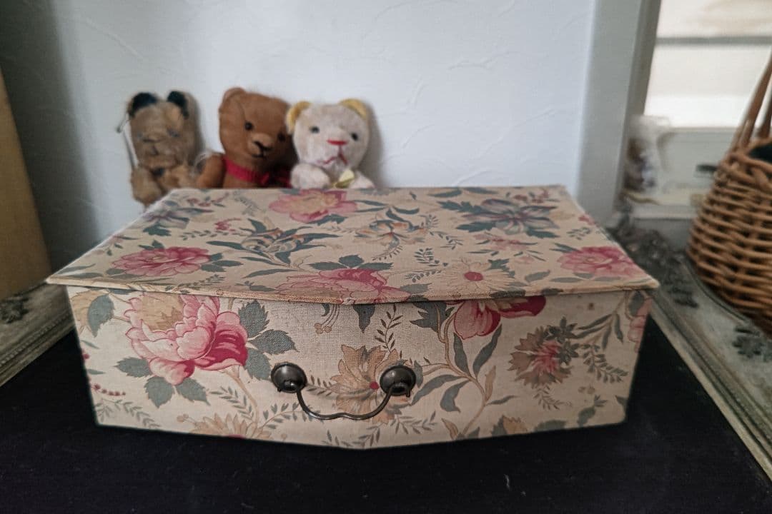 フランスアンティーク　カルトナージュボックス　大柄花柄