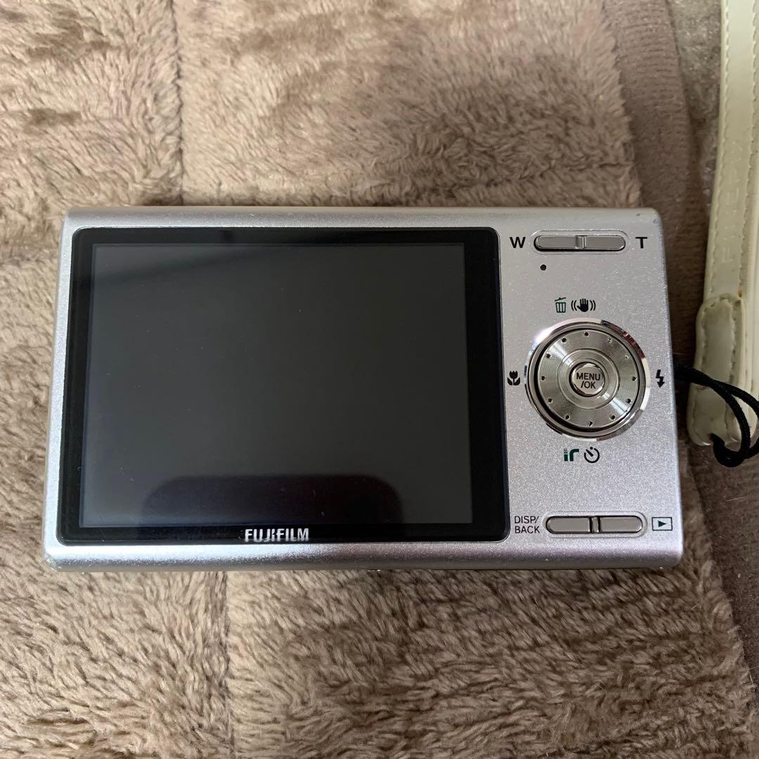Fujifilm コンパクトデジタルカメラFinePix Z100fd 本体のみ