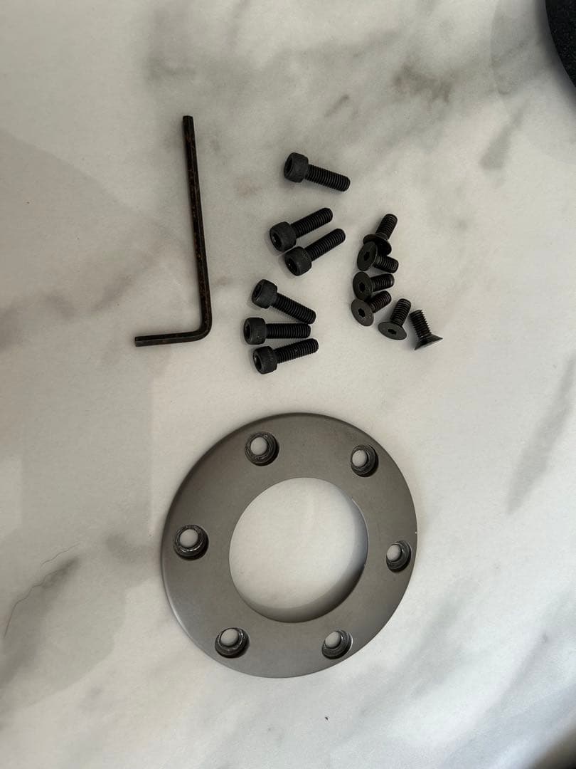 MOMO RACE（クイックリリースボス、ホーンボタン付き）　D35