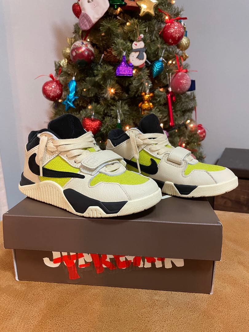 【18.5㎝】ジョーダン×トラヴィススコット　ジャンプマン