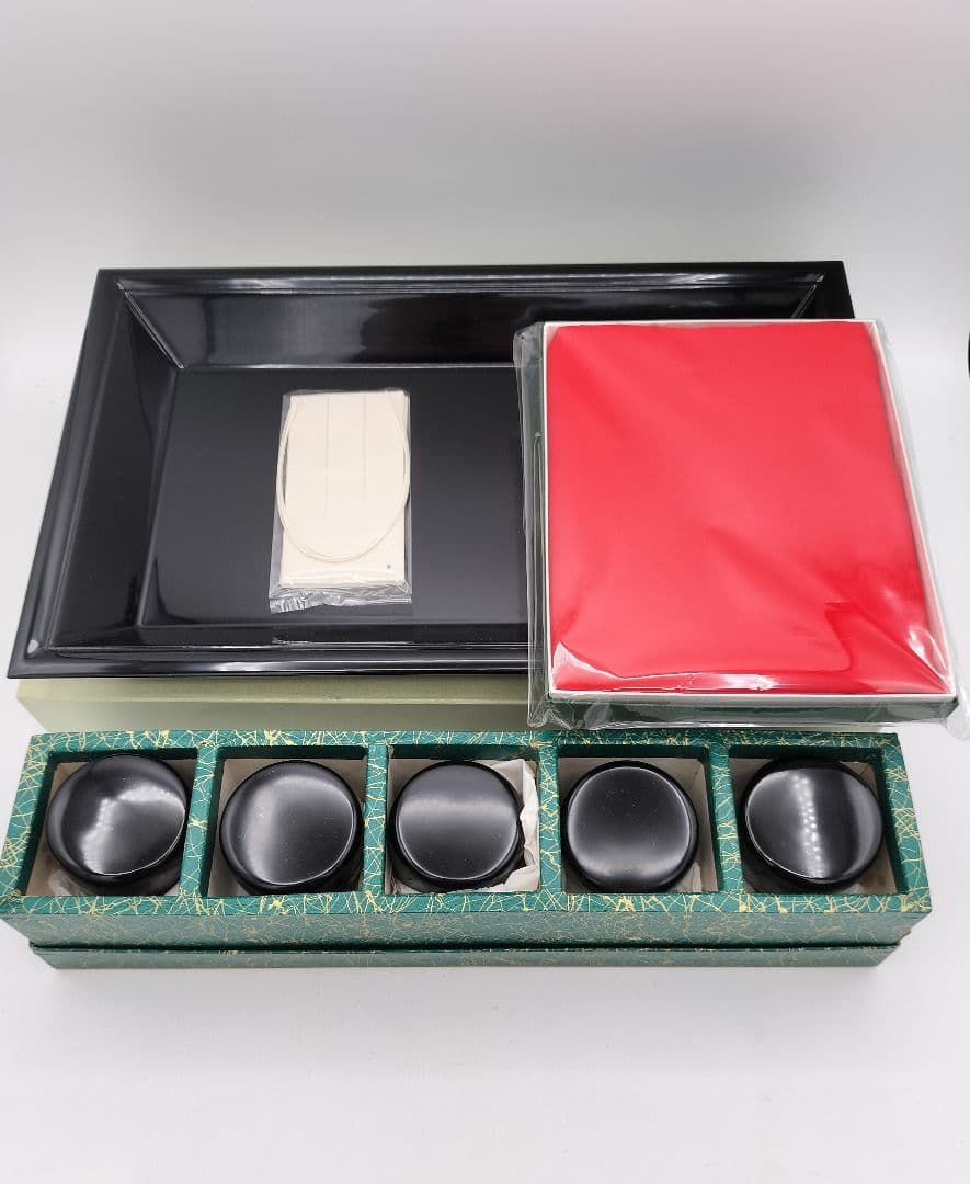 c885 茶歌舞伎セット 真塗盆 棗５ケ 袱紗紅 名乗紙4点セット 古物