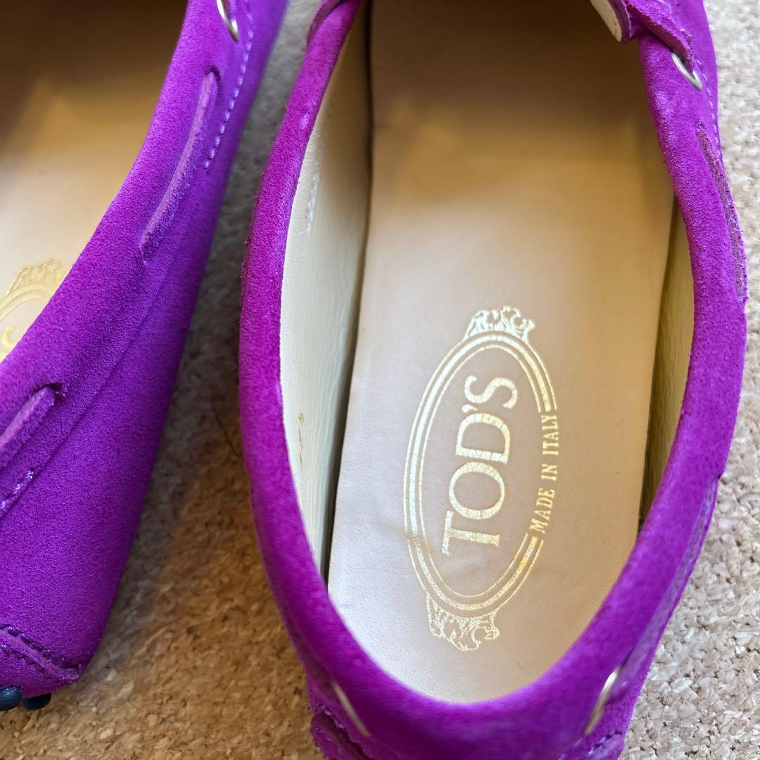 TOD'S パープル スエード ローファー極美品ほぼ未使用　ドライビングシューズ
