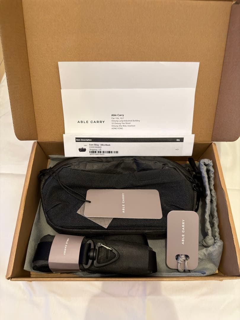 美品Able Carry Core Sling 2.5L Ultra Black