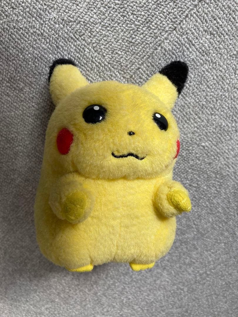 初代　ピカチュウ　ぬいぐるみ　TOMY