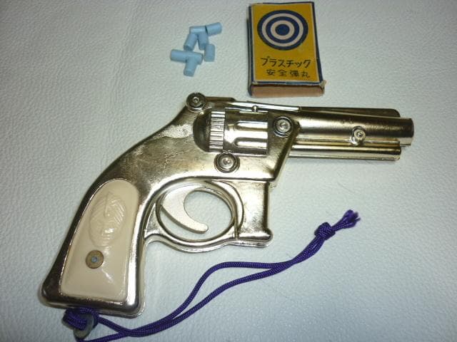 美品 1960年頃昭和35年◆太陽仮面 ピストル 箱付きプラスチック安全弾丸付き