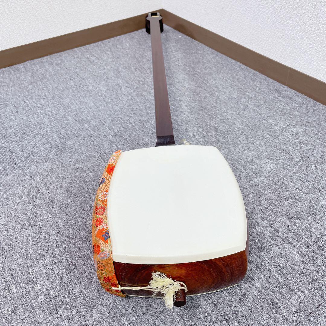 三味線 子持ち綾杉彫り 金細 中棹 K9 一本溝 高級 紅木 和楽器