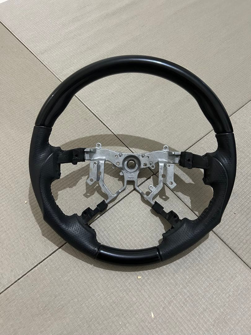 ハイエースピアノブラック