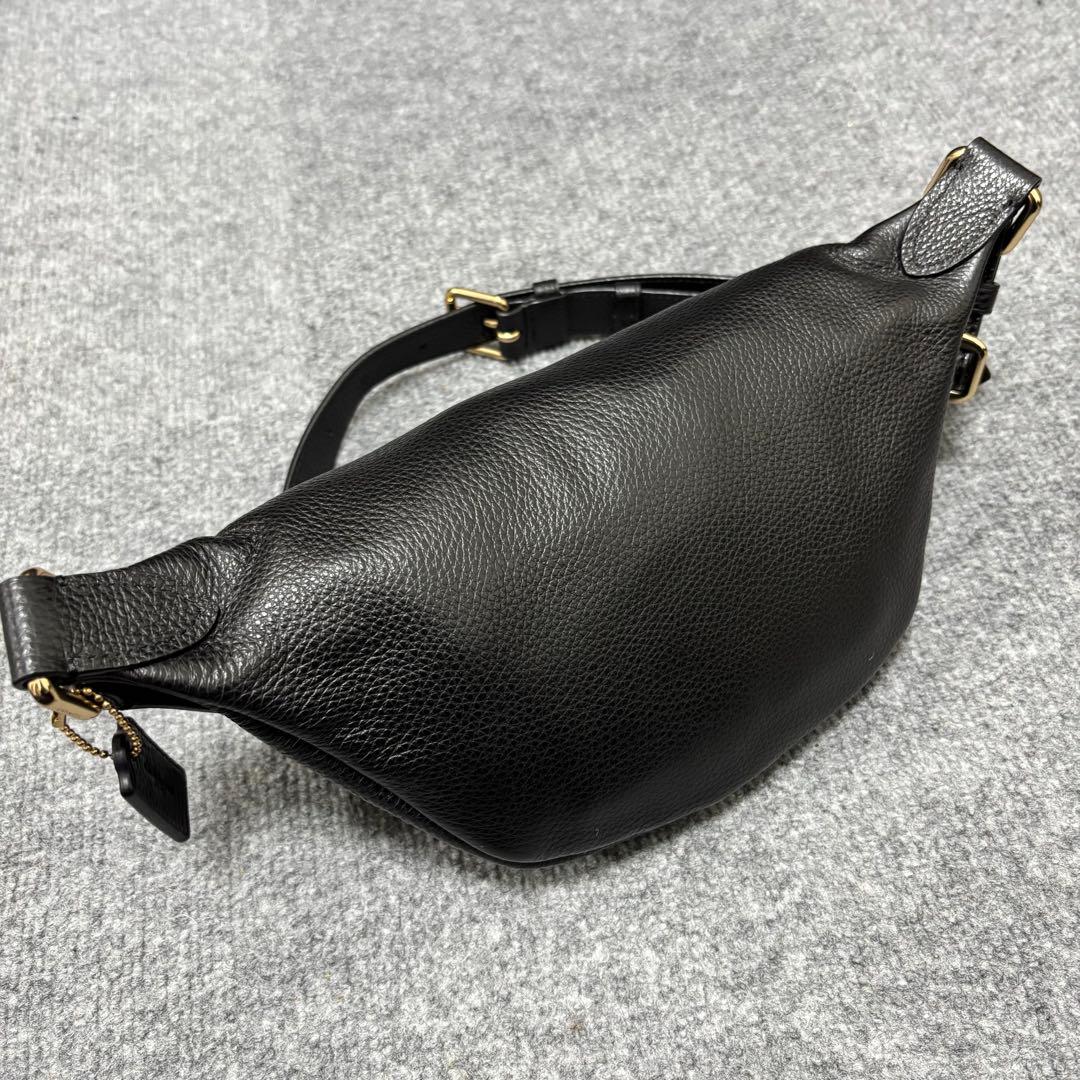 【極美品】コーチ ボディバッグ ベルトバッグ ワンショルダー レザー 黒 ロゴ