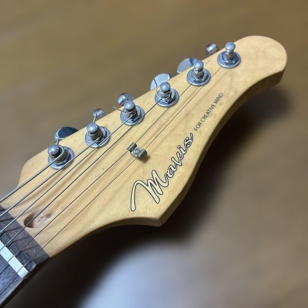 《メイビス》エレキギター　ピック入り付き　動作確認済み