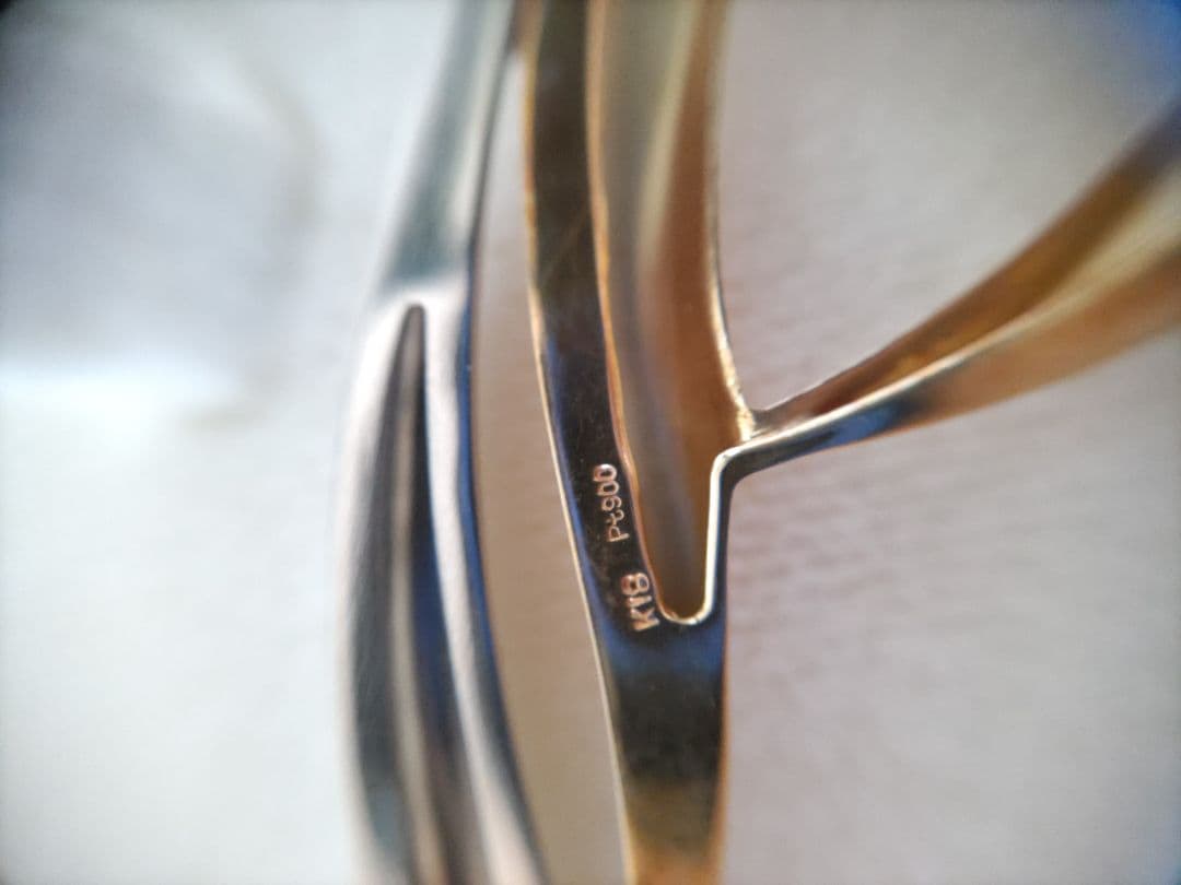 ESTELLE 　K18とプラチナ流線型ブローチ