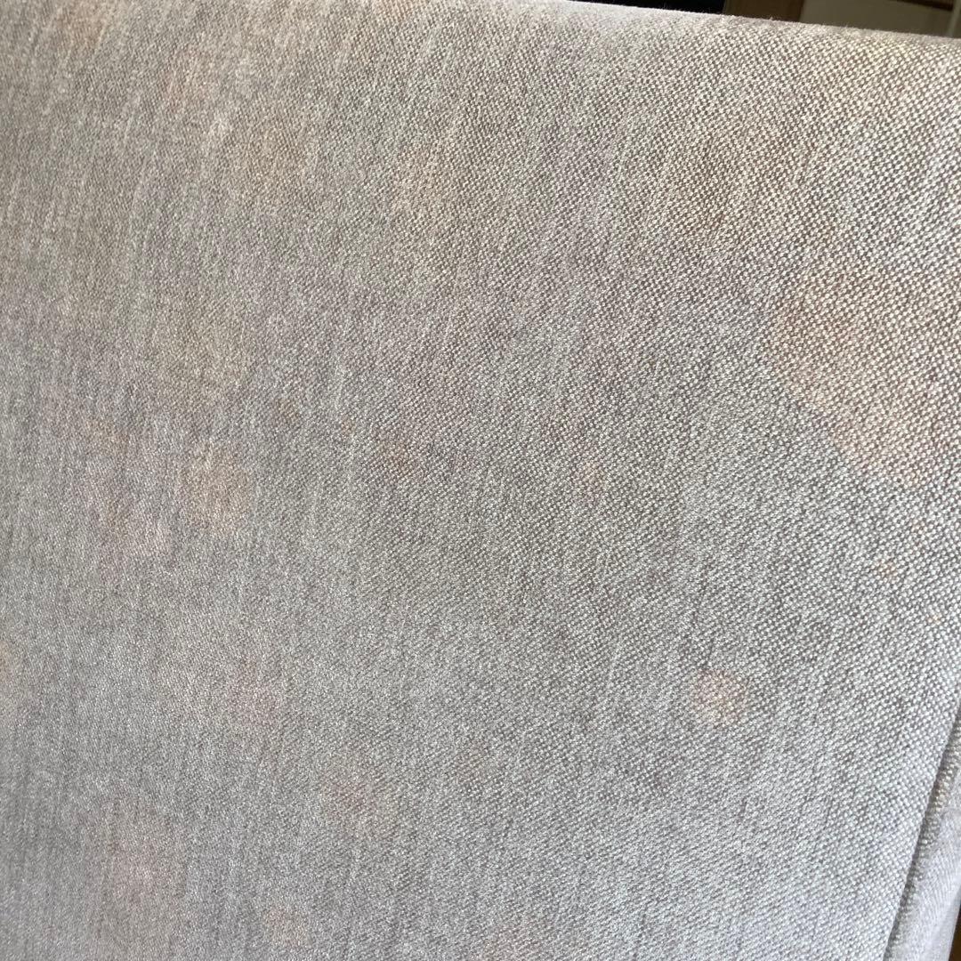 eilersenグレーのファブリックアームチェア