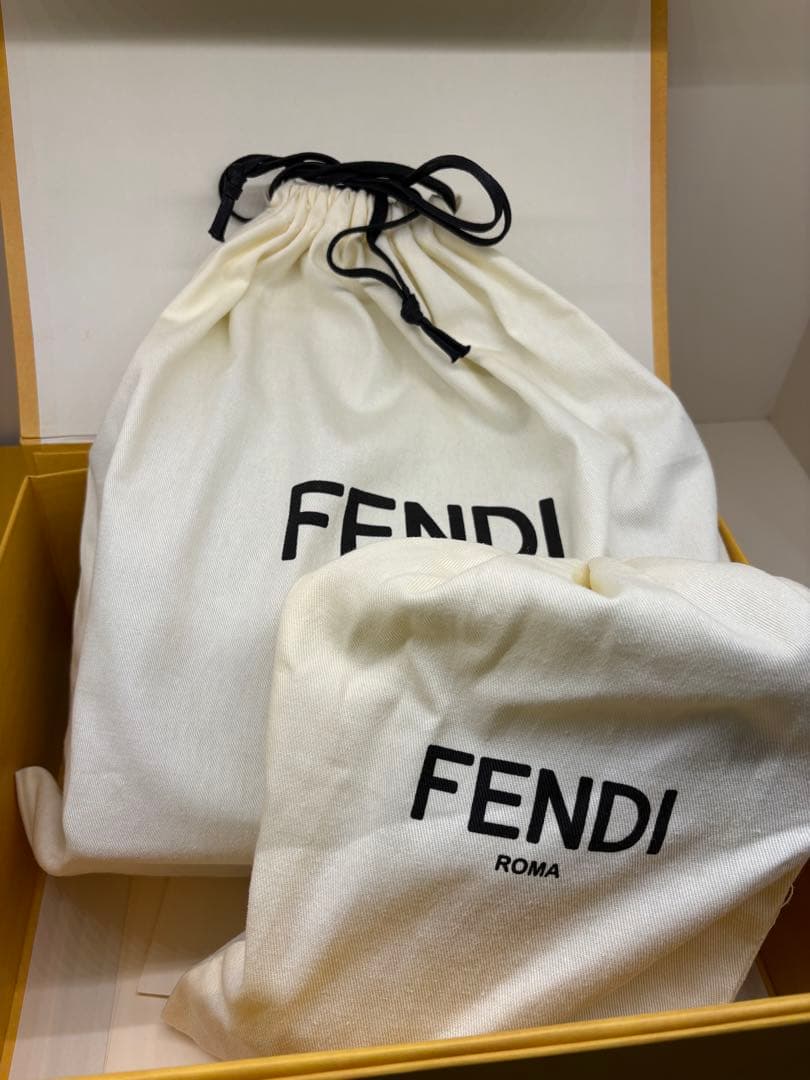 ⭐︎極美品⭐︎FENDI ピーカブー